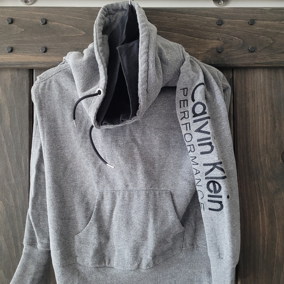 Calvin Klein performance hoodie Sz XS fits more like a S - Picture 2 of 2